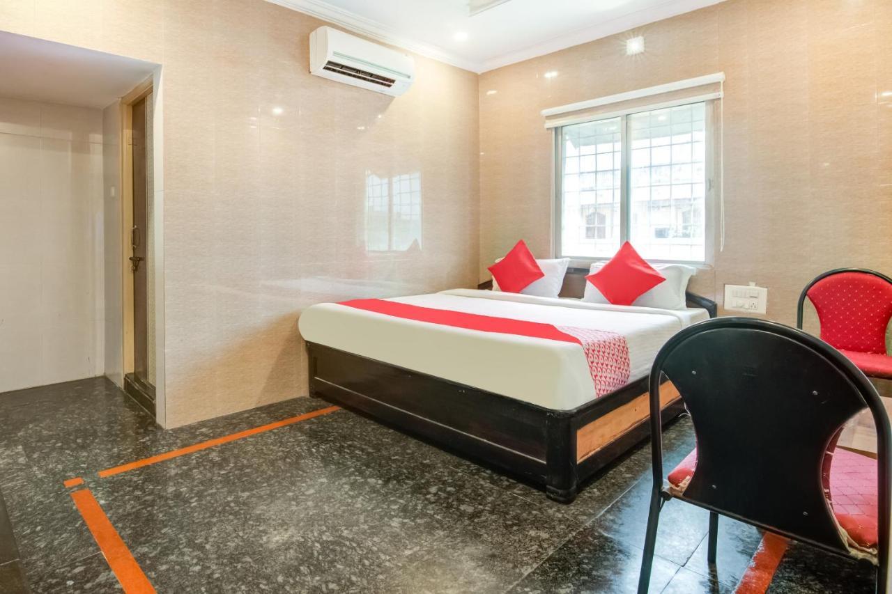 Hotel Tejasri Residency Vijayawāda Buitenkant foto
