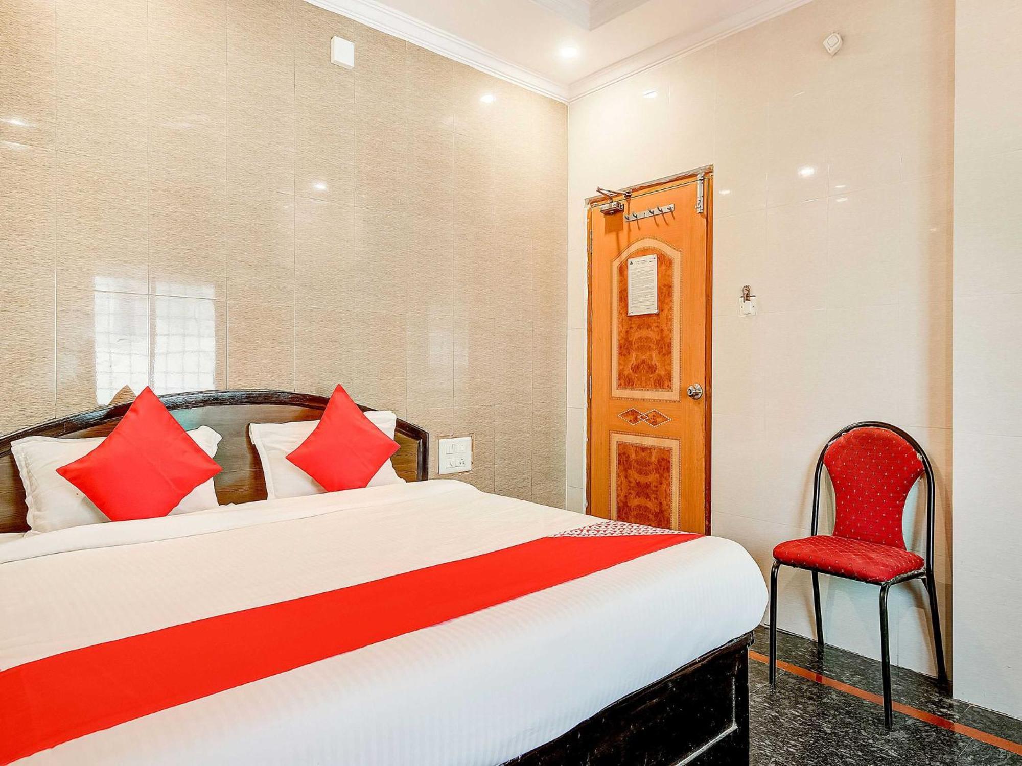 Hotel Tejasri Residency Vijayawāda Buitenkant foto
