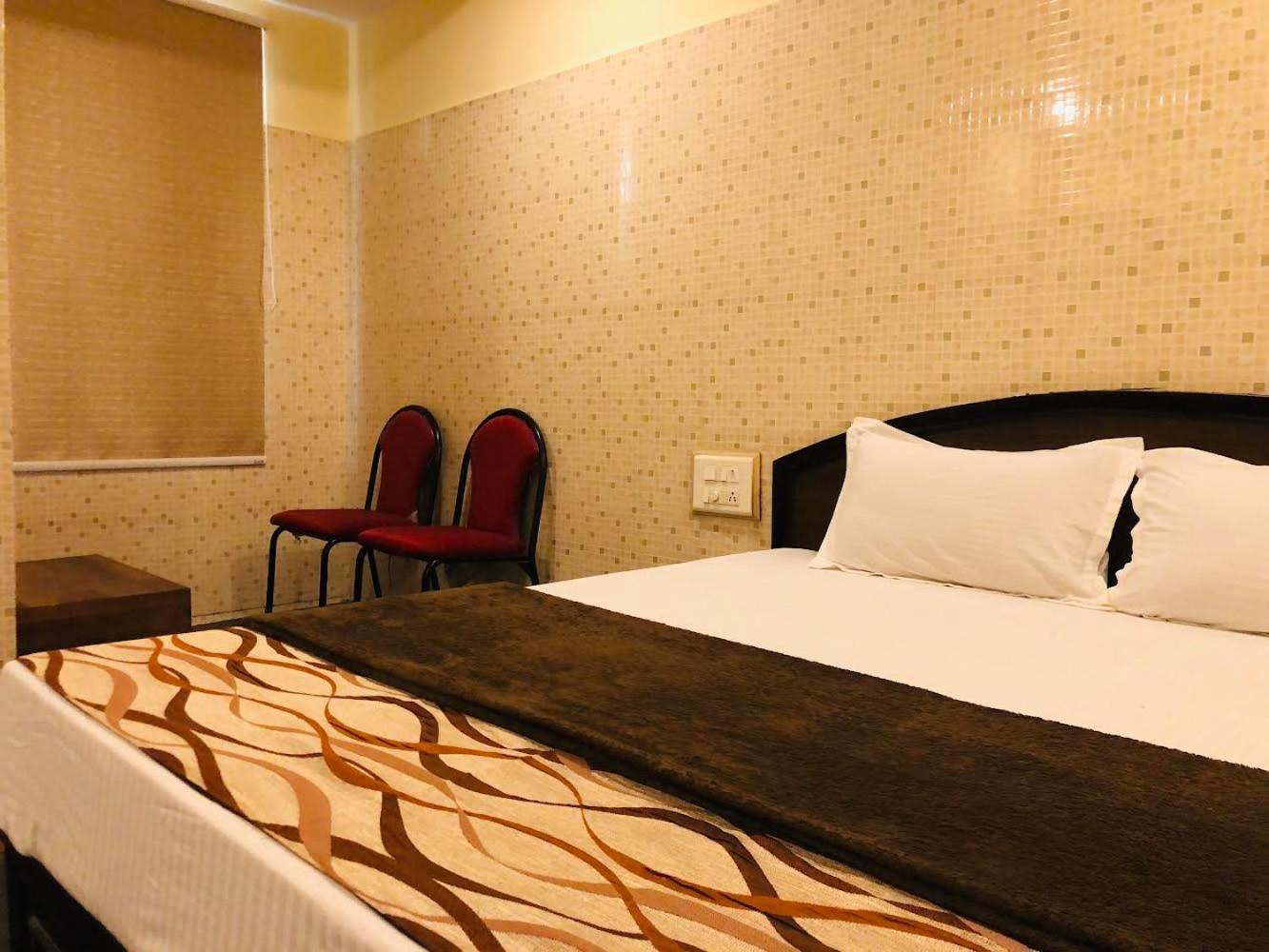 Hotel Tejasri Residency Vijayawāda Buitenkant foto