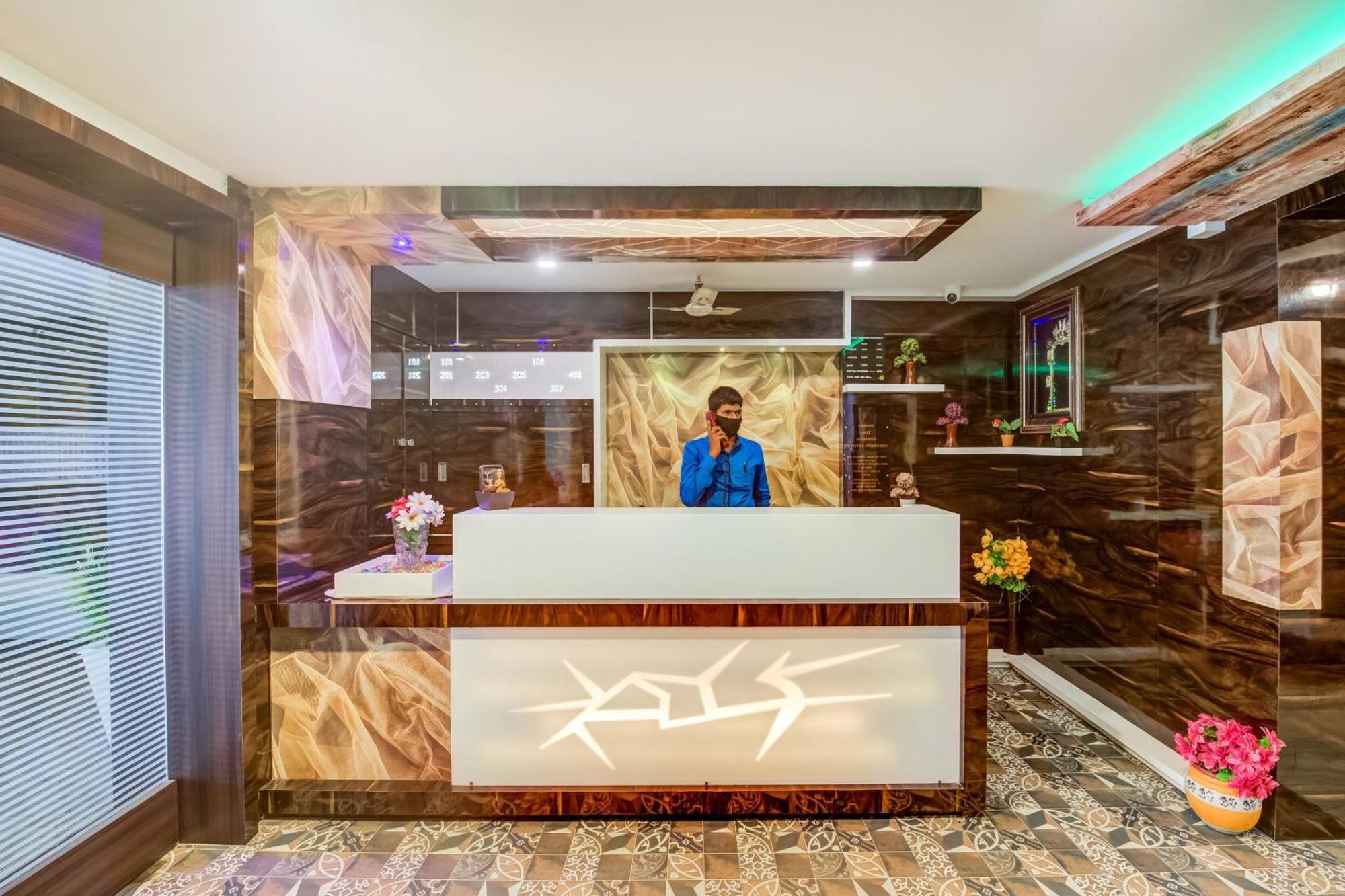 Hotel Tejasri Residency Vijayawāda Buitenkant foto
