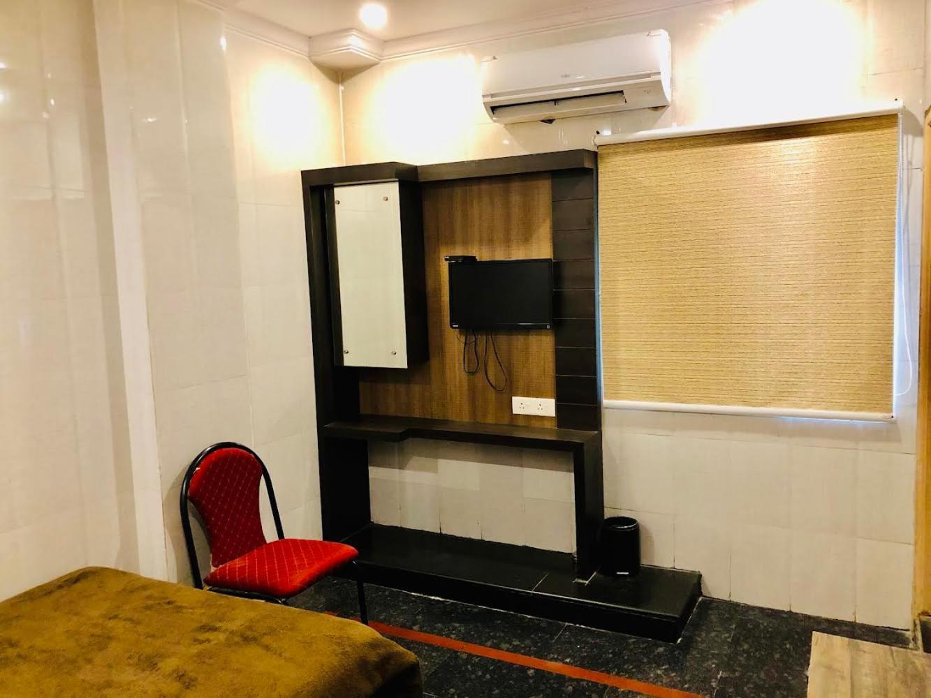 Hotel Tejasri Residency Vijayawāda Buitenkant foto
